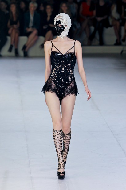 desfile-alexandermcqueen-paris-verao2012rtw-121