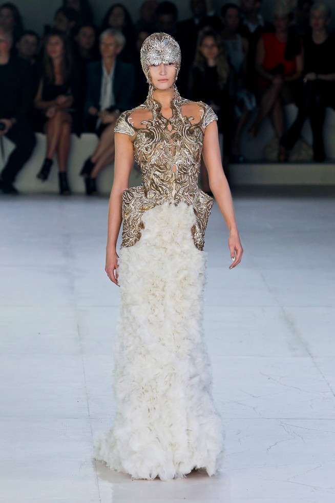 desfile-alexandermcqueen-paris-verao2012rtw-131