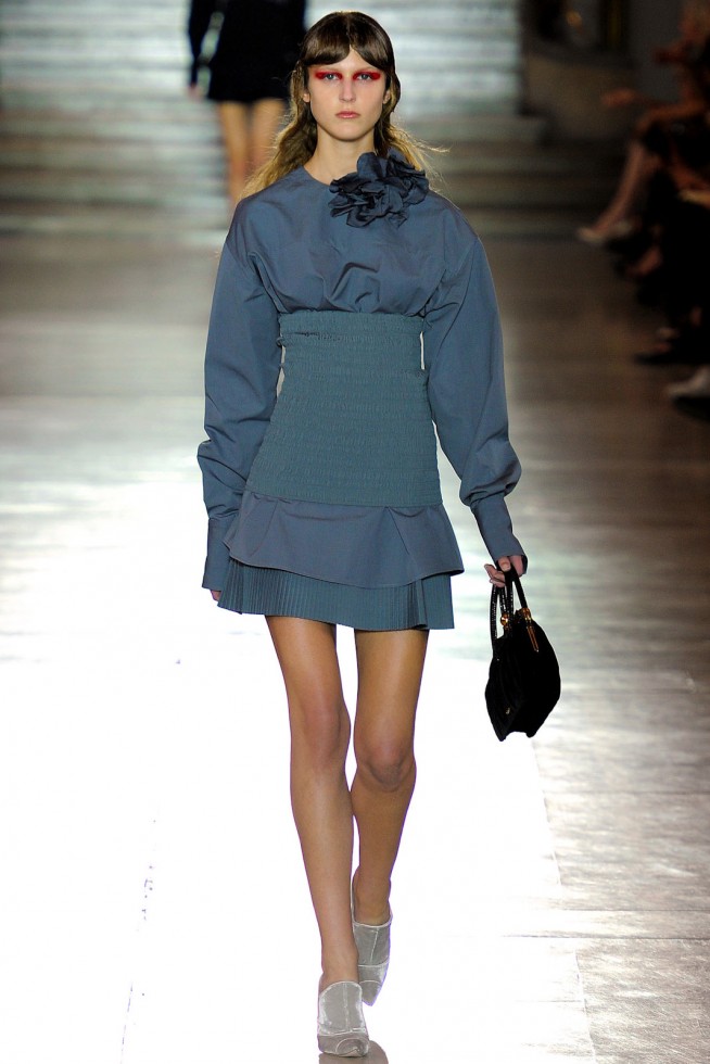 desfle-miumiu-paris-verao2012-106