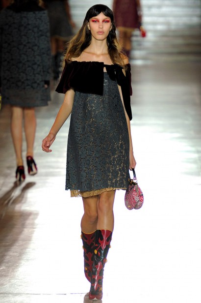 desfle-miumiu-paris-verao2012-114