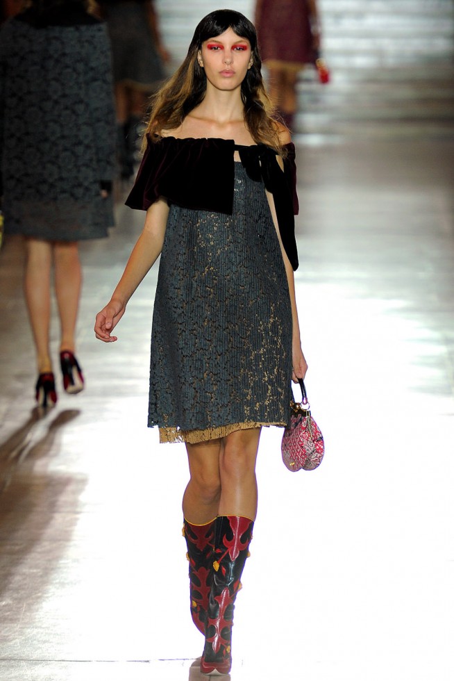 desfle-miumiu-paris-verao2012-114