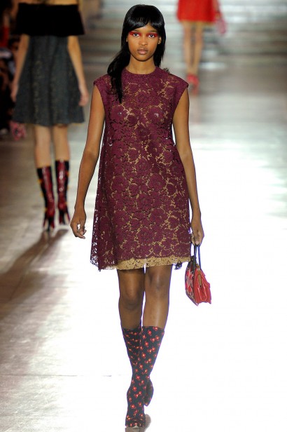 desfle-miumiu-paris-verao2012-115
