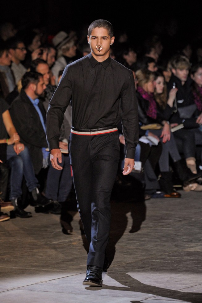 desfile-givenchy-paris-men-inverno2012-121