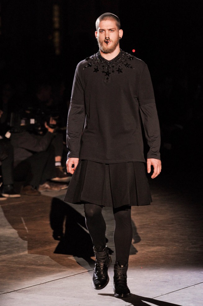 desfile-givenchy-paris-men-inverno2012-134