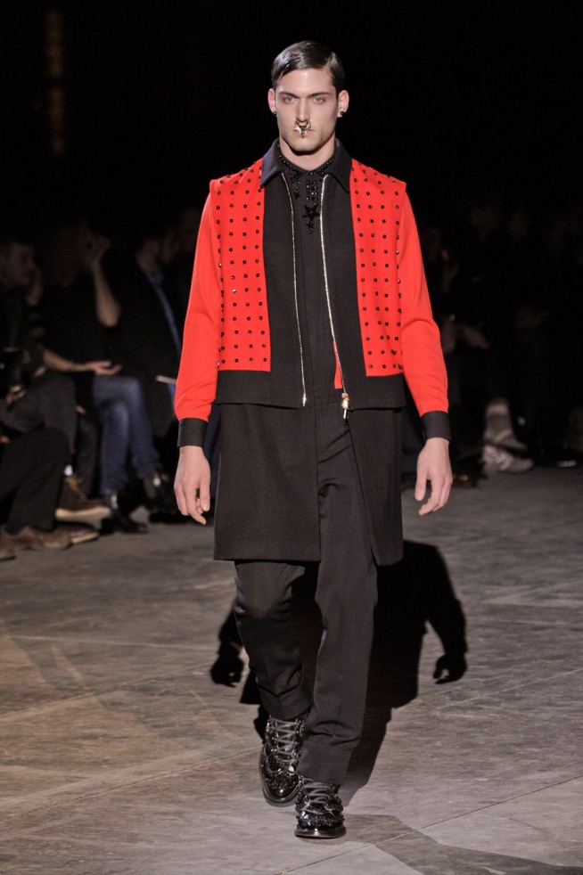 desfile-givenchy-paris-men-inverno2012-137