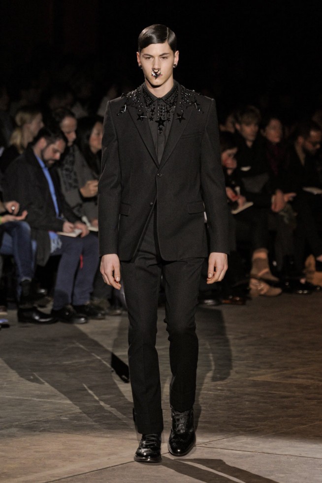 desfile-givenchy-paris-men-inverno2012-145