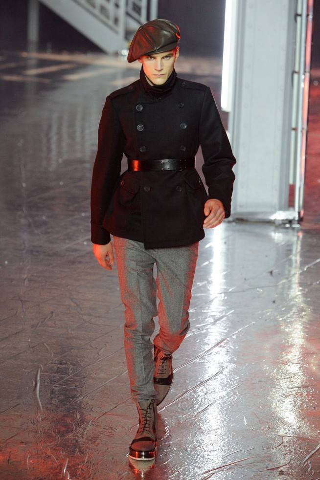 desfile-john-galliano-paris-men-inverno2012-118