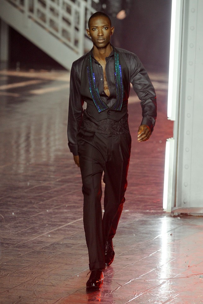 desfile-john-galliano-paris-men-inverno2012-136