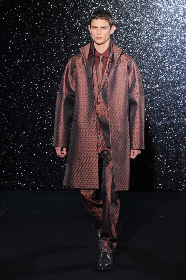 desfile-mugler-parismen-inverno2012-117