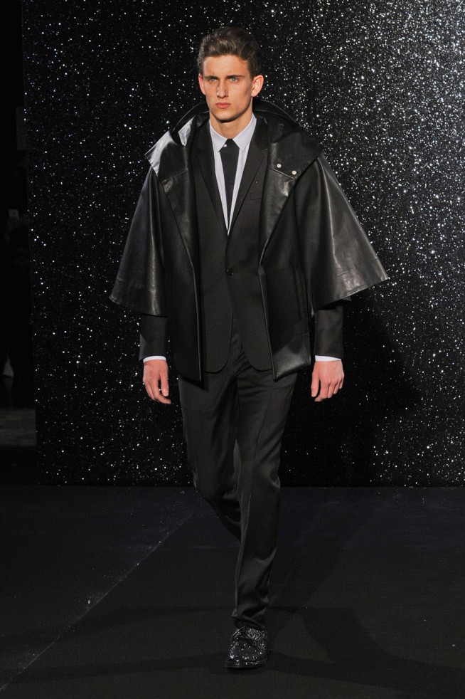 desfile-mugler-parismen-inverno2012-123