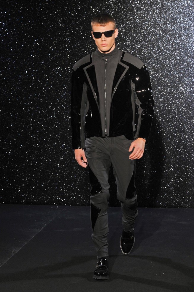 desfile-mugler-parismen-inverno2012-130