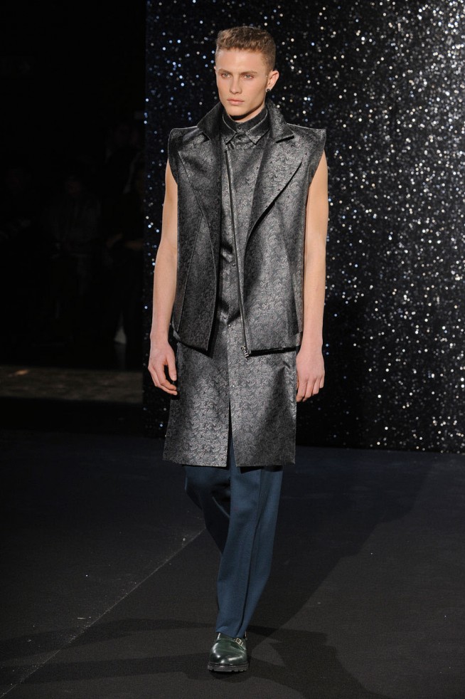 desfile-mugler-parismen-inverno2012-137