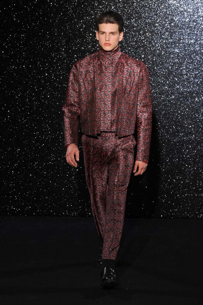 desfile-mugler-parismen-inverno2012-138