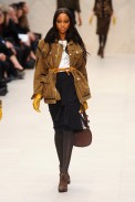 desfile-burberry-londres-inv2012-173