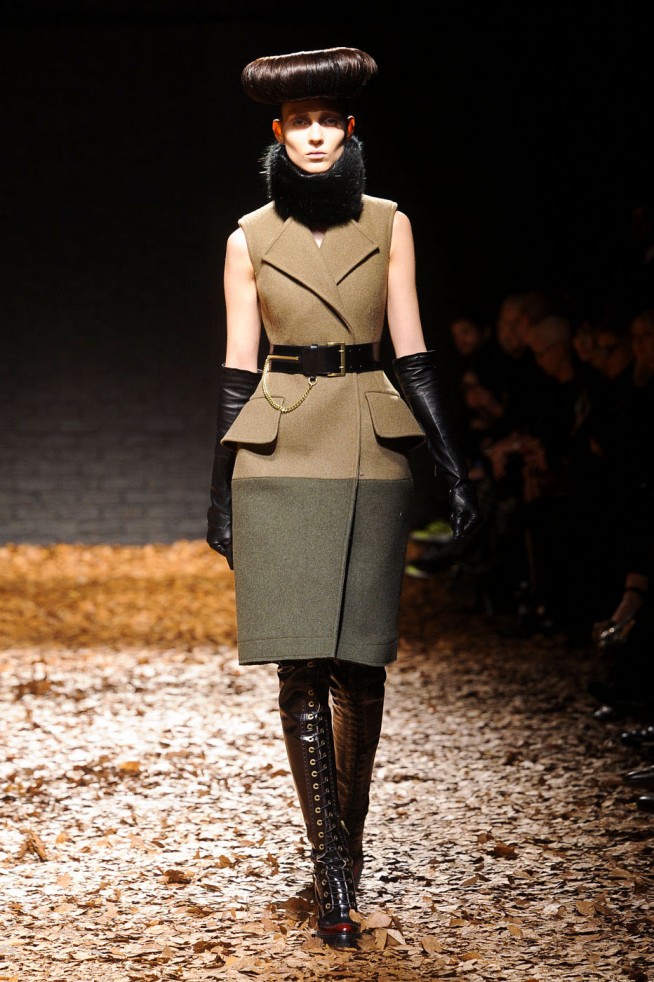 desfile-mcq-londres-inv2012-146