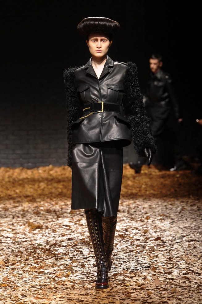 desfile-mcq-londres-inv2012-164