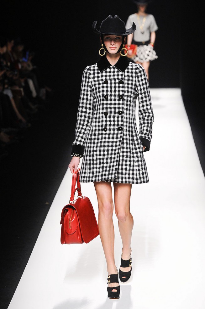 desfile-moschino-milao-inv2012-166