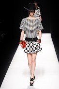 desfile-moschino-milao-inv2012-167
