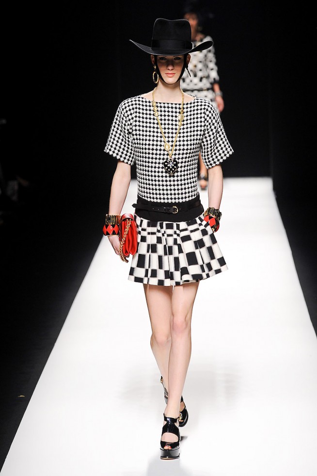 desfile-moschino-milao-inv2012-167