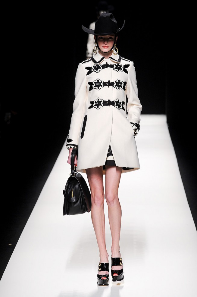 desfile-moschino-milao-inv2012-171