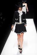 desfile-moschino-milao-inv2012-175
