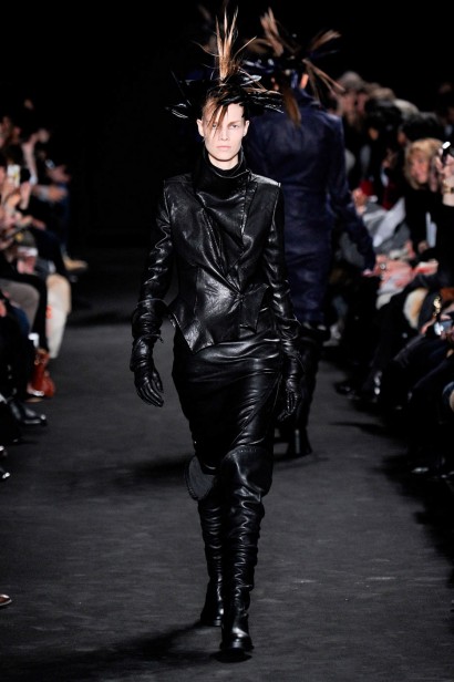 desfile-ann-demeulemeester-paris-inv2012-105
