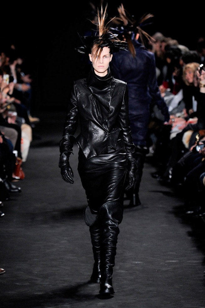 desfile-ann-demeulemeester-paris-inv2012-105