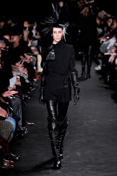 desfile-ann-demeulemeester-paris-inv2012-116