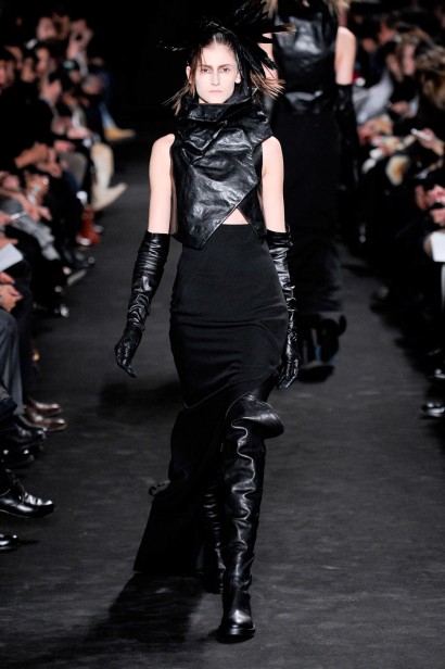 desfile-ann-demeulemeester-paris-inv2012-130