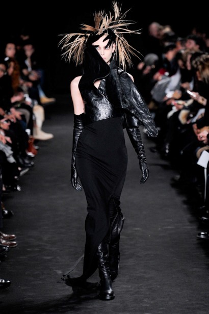 desfile-ann-demeulemeester-paris-inv2012-132