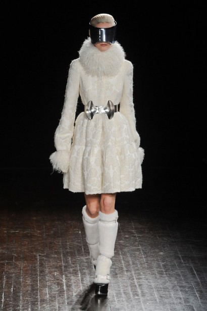 desfile-mcqueen-paris-inverno2012-104