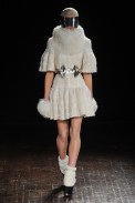 desfile-mcqueen-paris-inverno2012-105