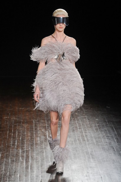 desfile-mcqueen-paris-inverno2012-119