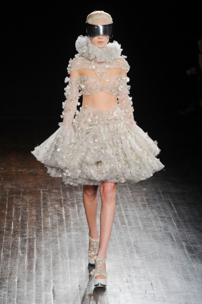 desfile-mcqueen-paris-inverno2012-120