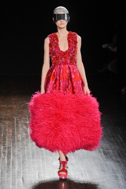 desfile-mcqueen-paris-inverno2012-126