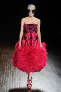 desfile-mcqueen-paris-inverno2012-127
