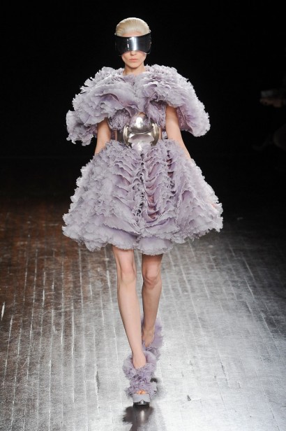 desfile-mcqueen-paris-inverno2012-130
