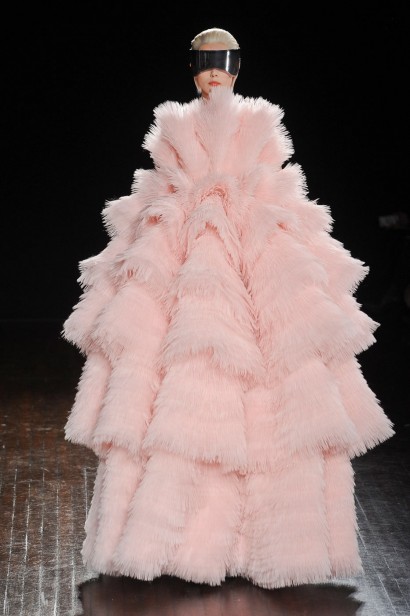 desfile-mcqueen-paris-inverno2012-131