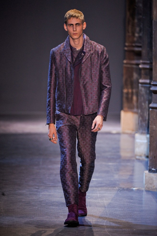 desfile-ann-demeulemeester-paris-men-verao2013-103