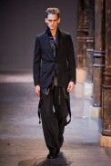 desfile-ann-demeulemeester-paris-men-verao2013-116