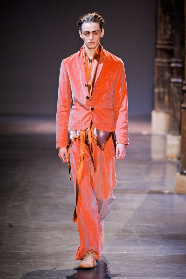 desfile-ann-demeulemeester-paris-men-verao2013-123