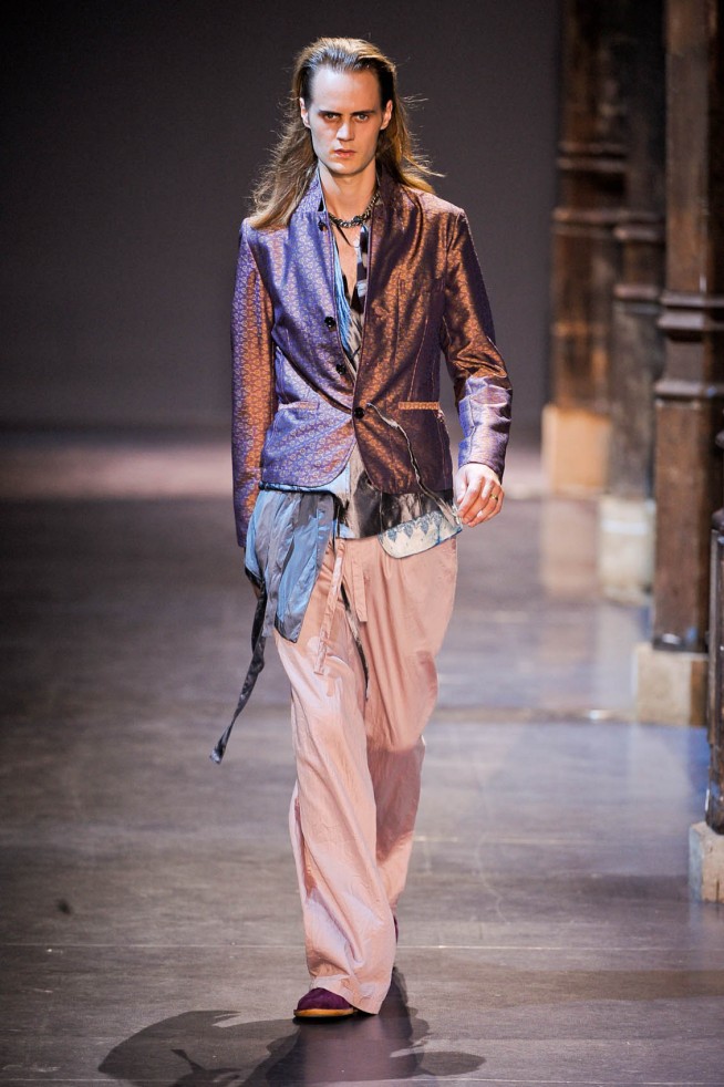 desfile-ann-demeulemeester-paris-men-verao2013-124