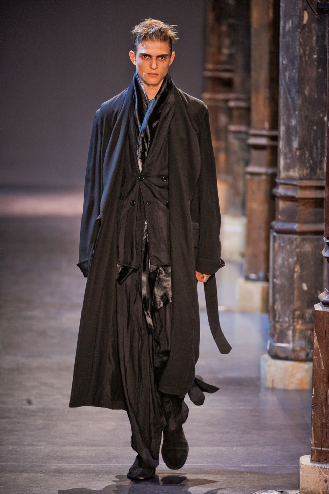 desfile-ann-demeulemeester-paris-men-verao2013-129