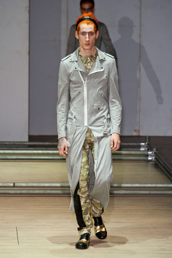 desfile-comme-des-garcons-men-verao2013-101