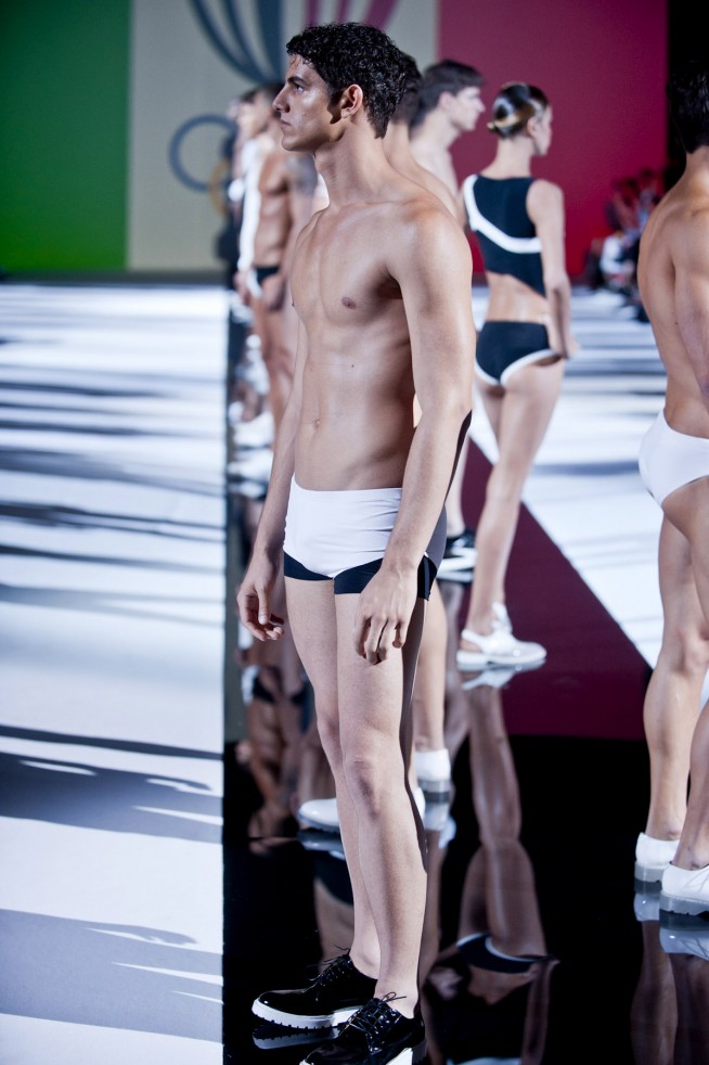 desfile-emporio-armani-milao-men-verao2013-153