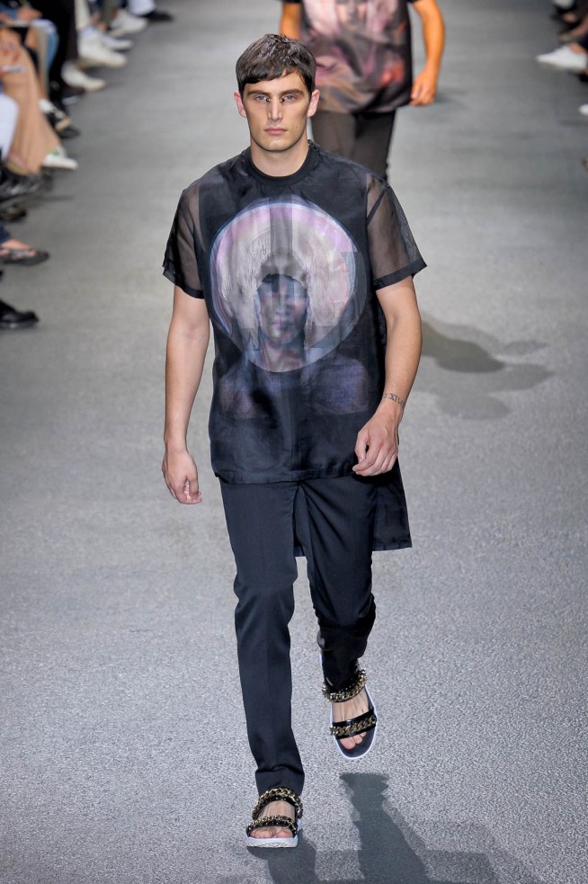 desfile-givenchy-men-verao2013-116