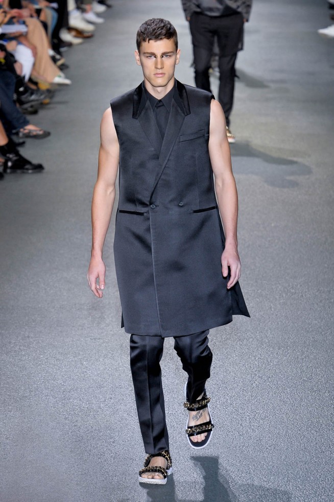 desfile-givenchy-men-verao2013-127