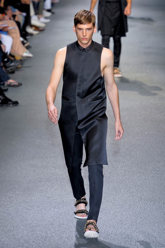desfile-givenchy-men-verao2013-132