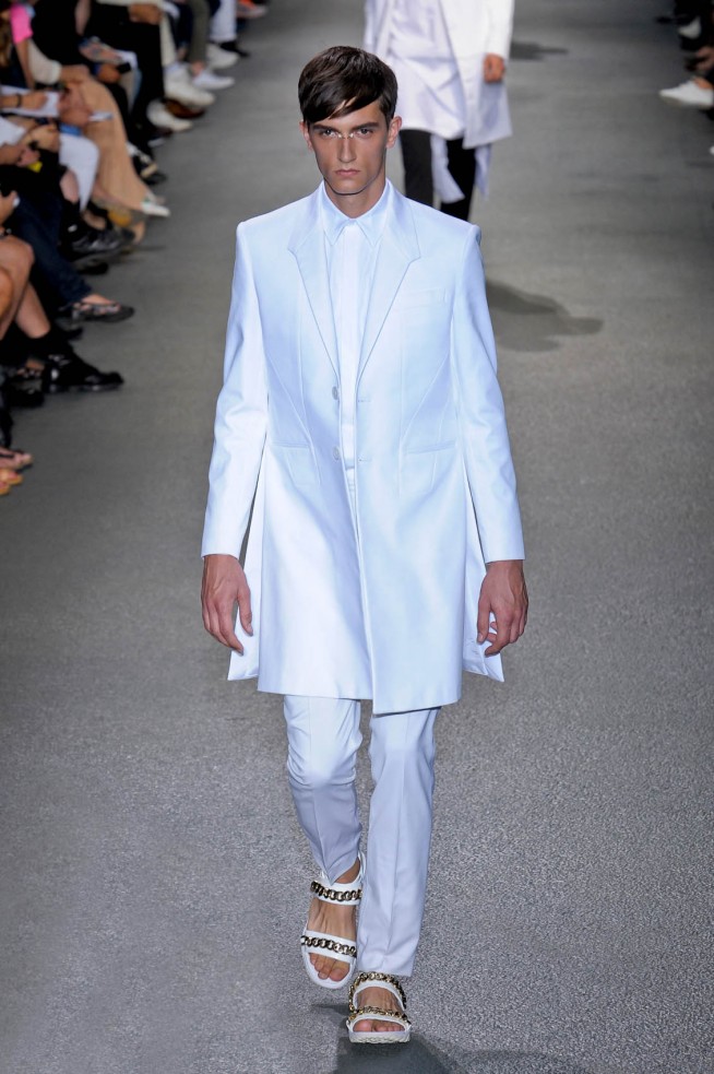 desfile-givenchy-men-verao2013-141
