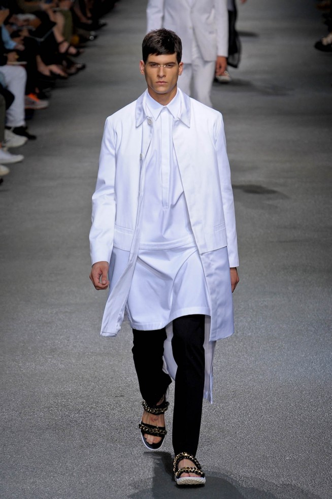 desfile-givenchy-men-verao2013-142